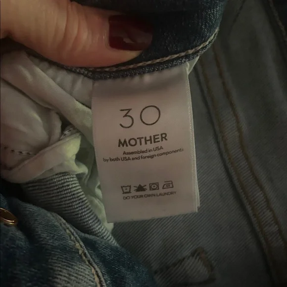 MOTHER Denim with Frayed Hem - Picture 5 of 6